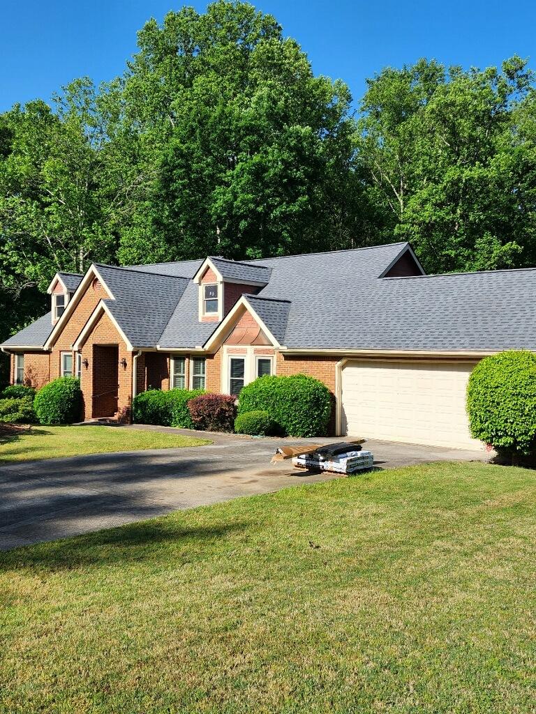 Inside M&A Roofing - Roofing Contractor