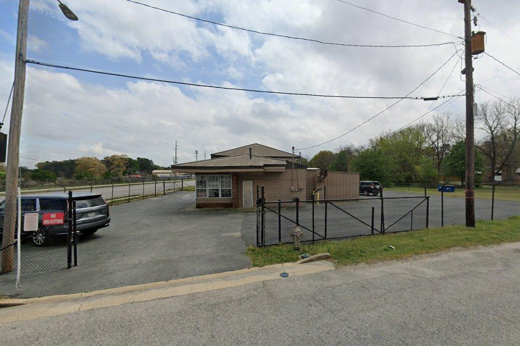 Inside Ray Bethune’s Body Shop, LLC